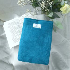 pochette de livre bleu canard la bouclette