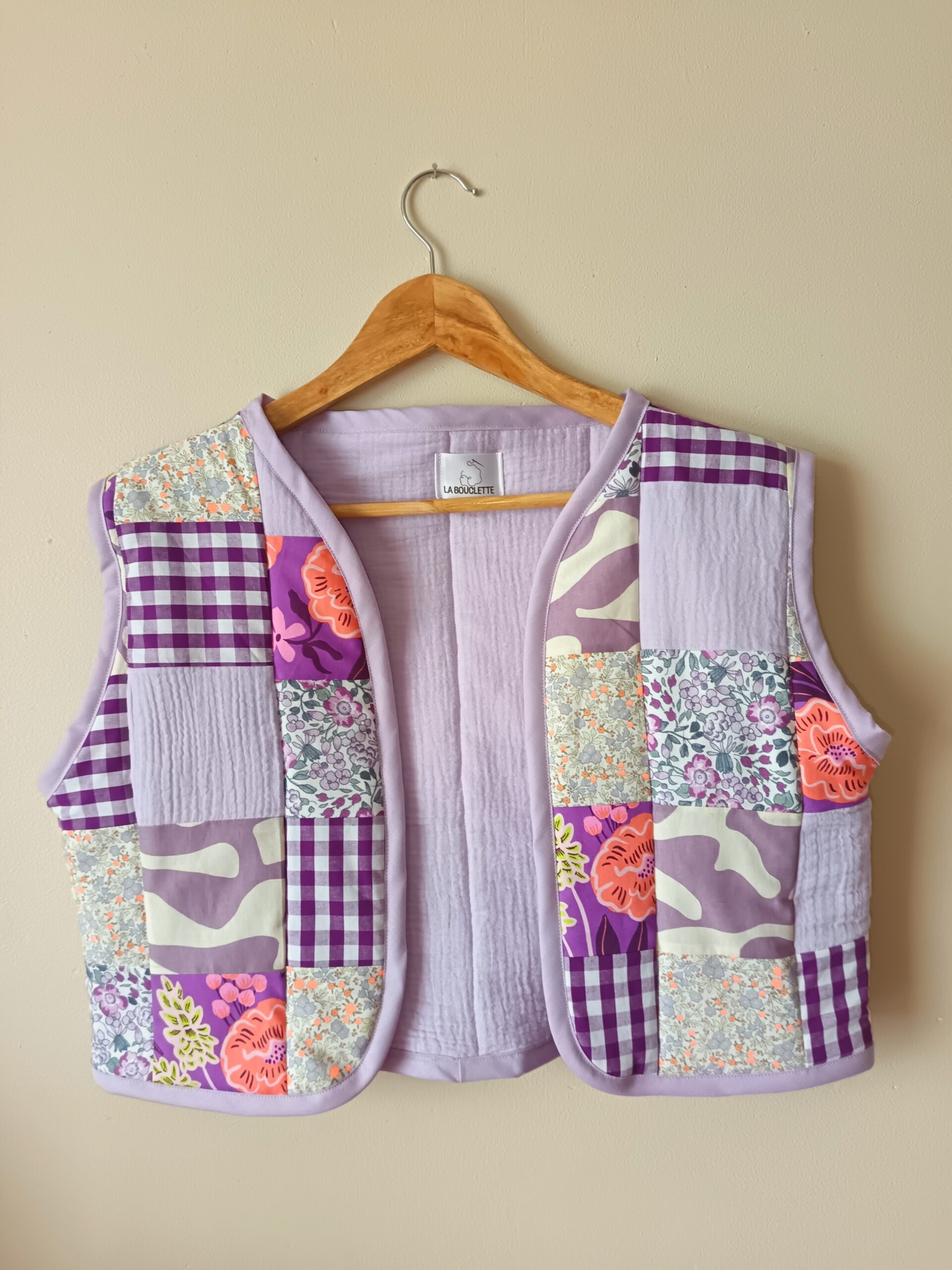 veste sans manche patchwork violette la bouclette