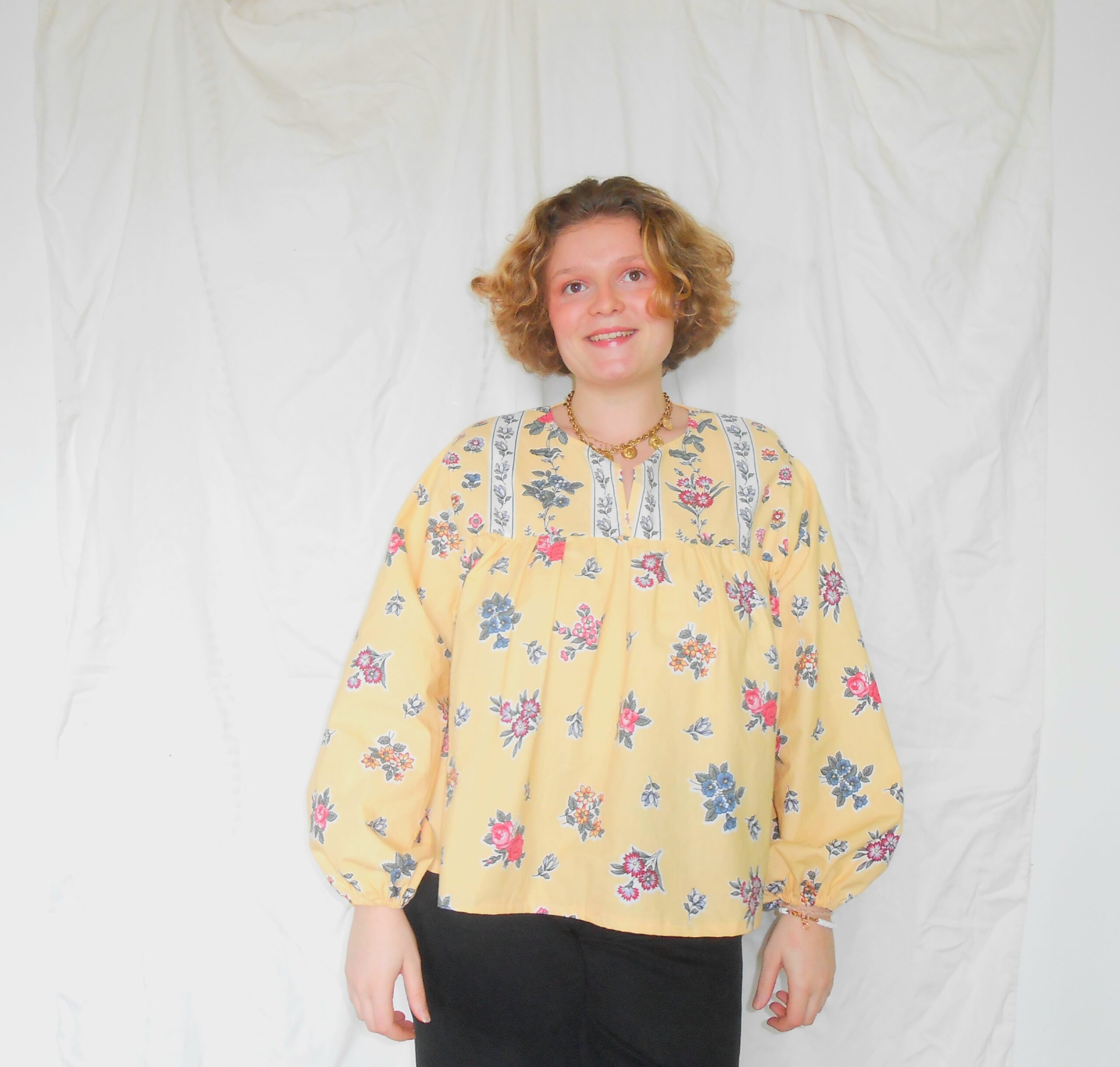 Blouse brigitte jaune fleuri la bouclette