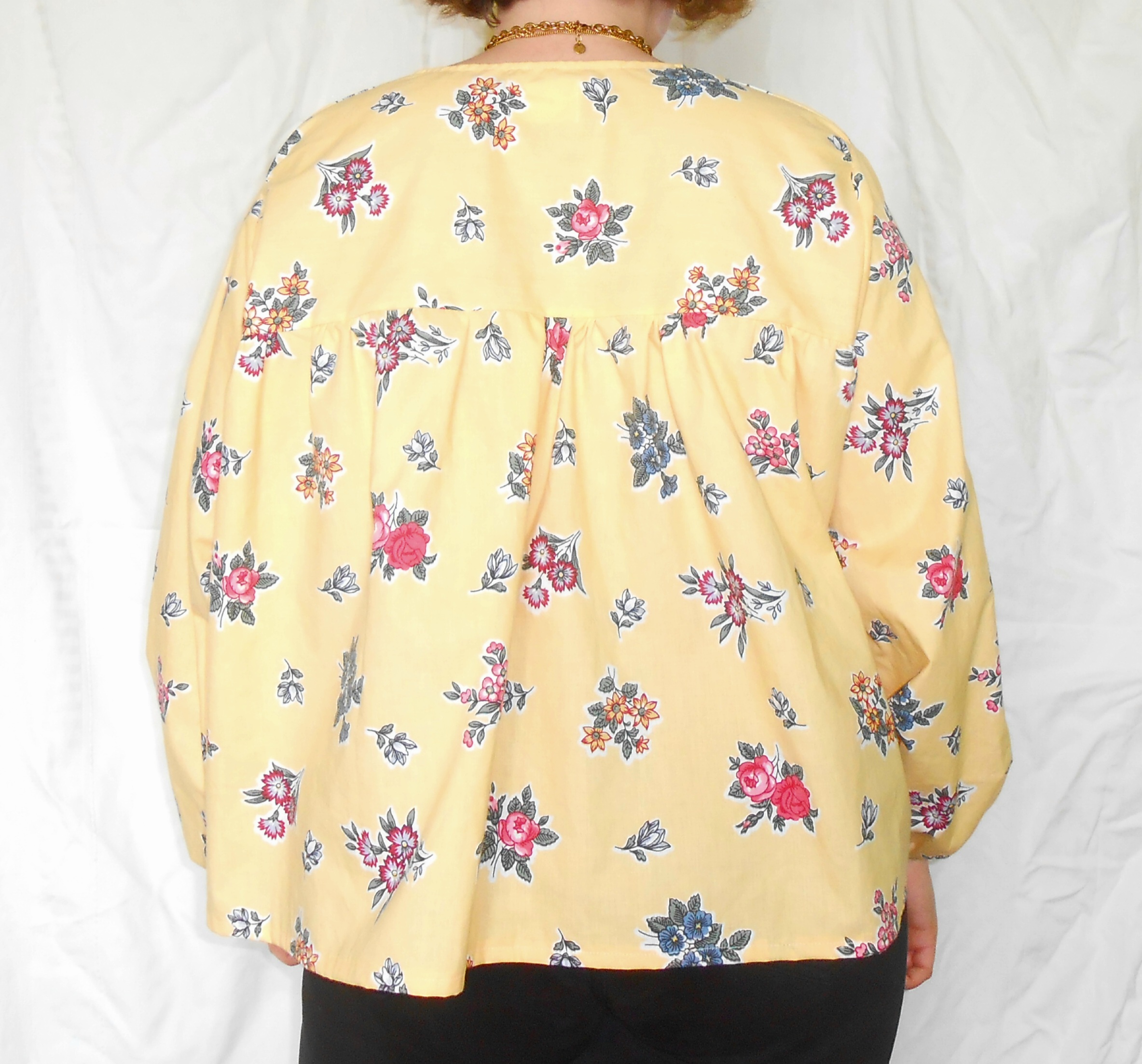 Blouse brigitte jaune fleurie la bouclette