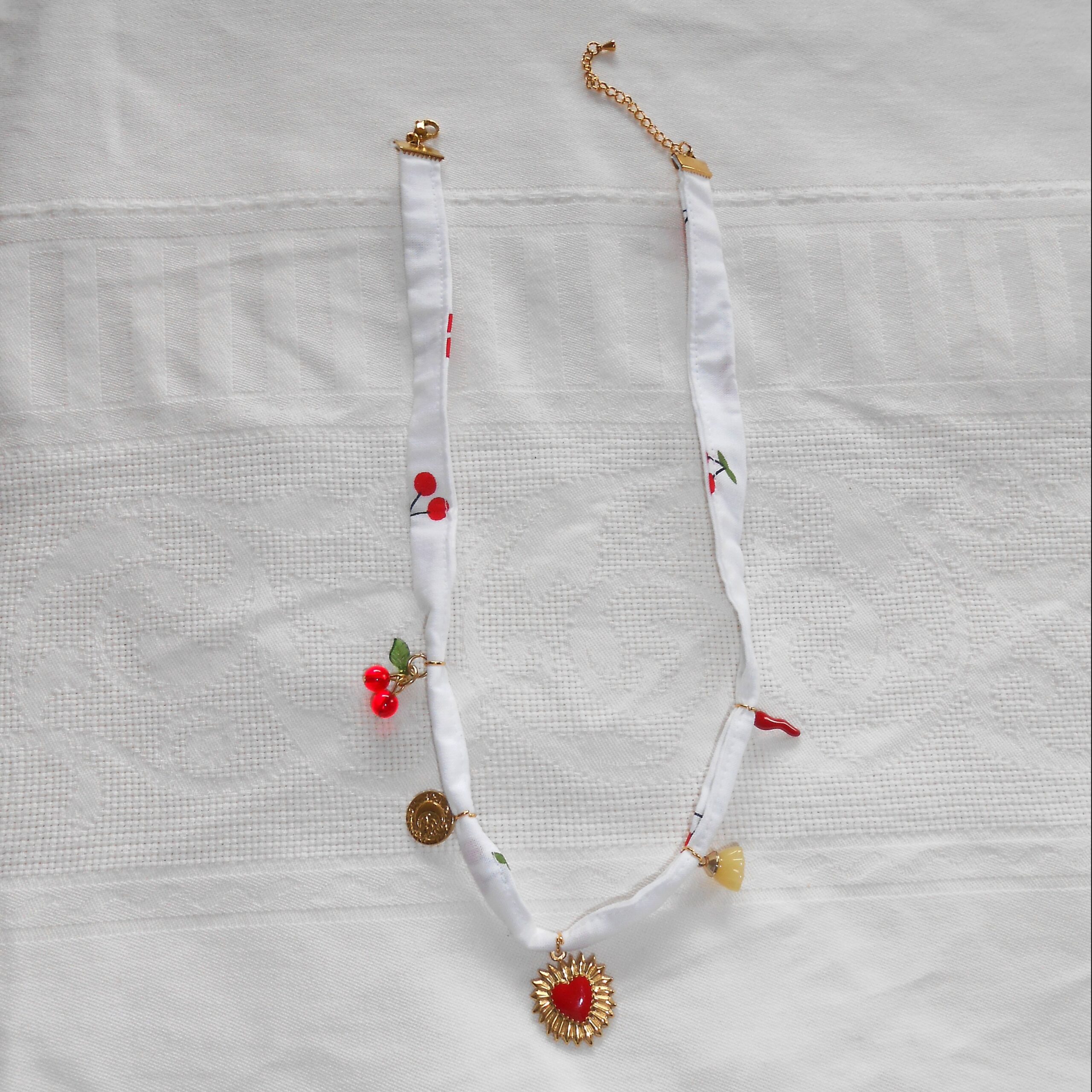 collier cerise la bouclette